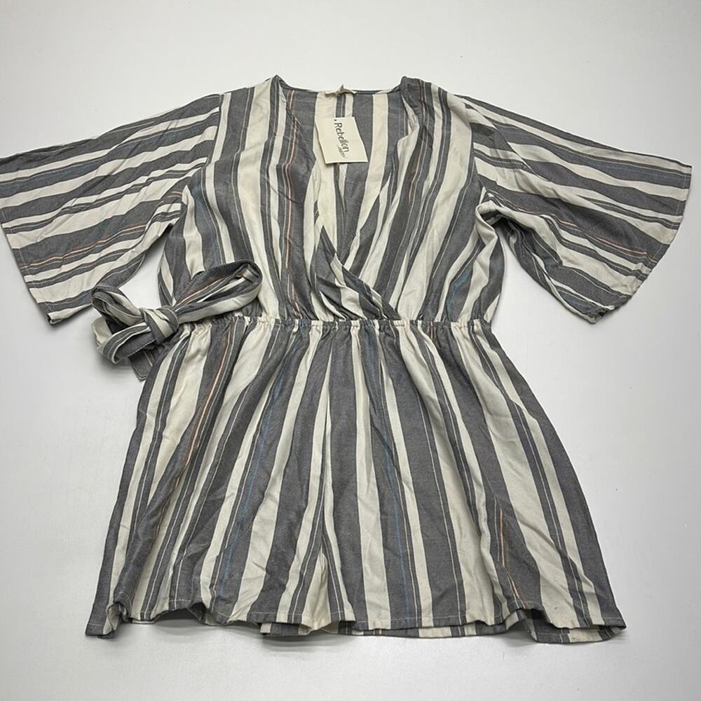 REBELLION Women’s Large Gray / White Romper